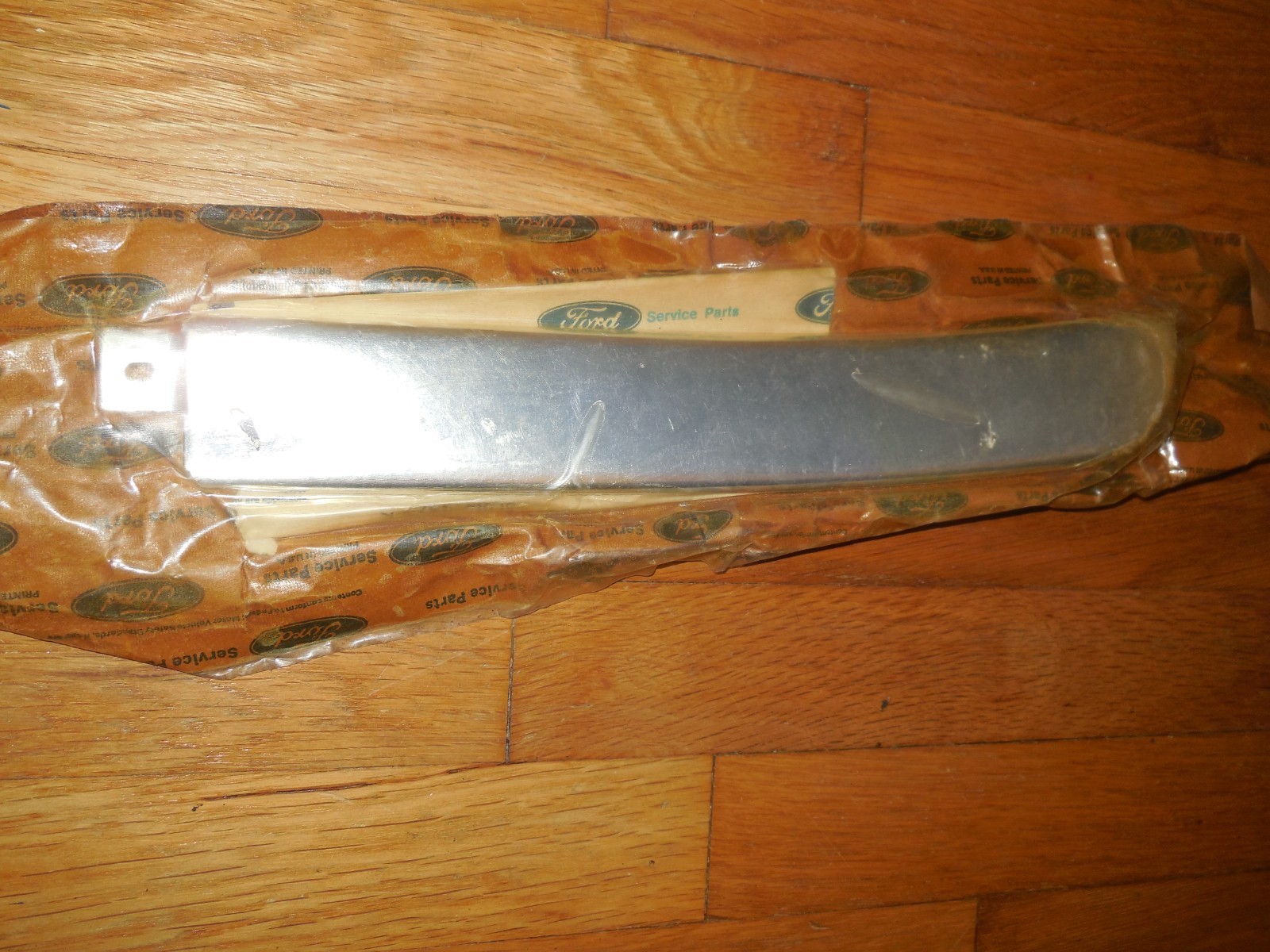 NOS 1984-1986 Ford Thunderbird Lower Rocker Extension LH E4SZ-63101A05-A