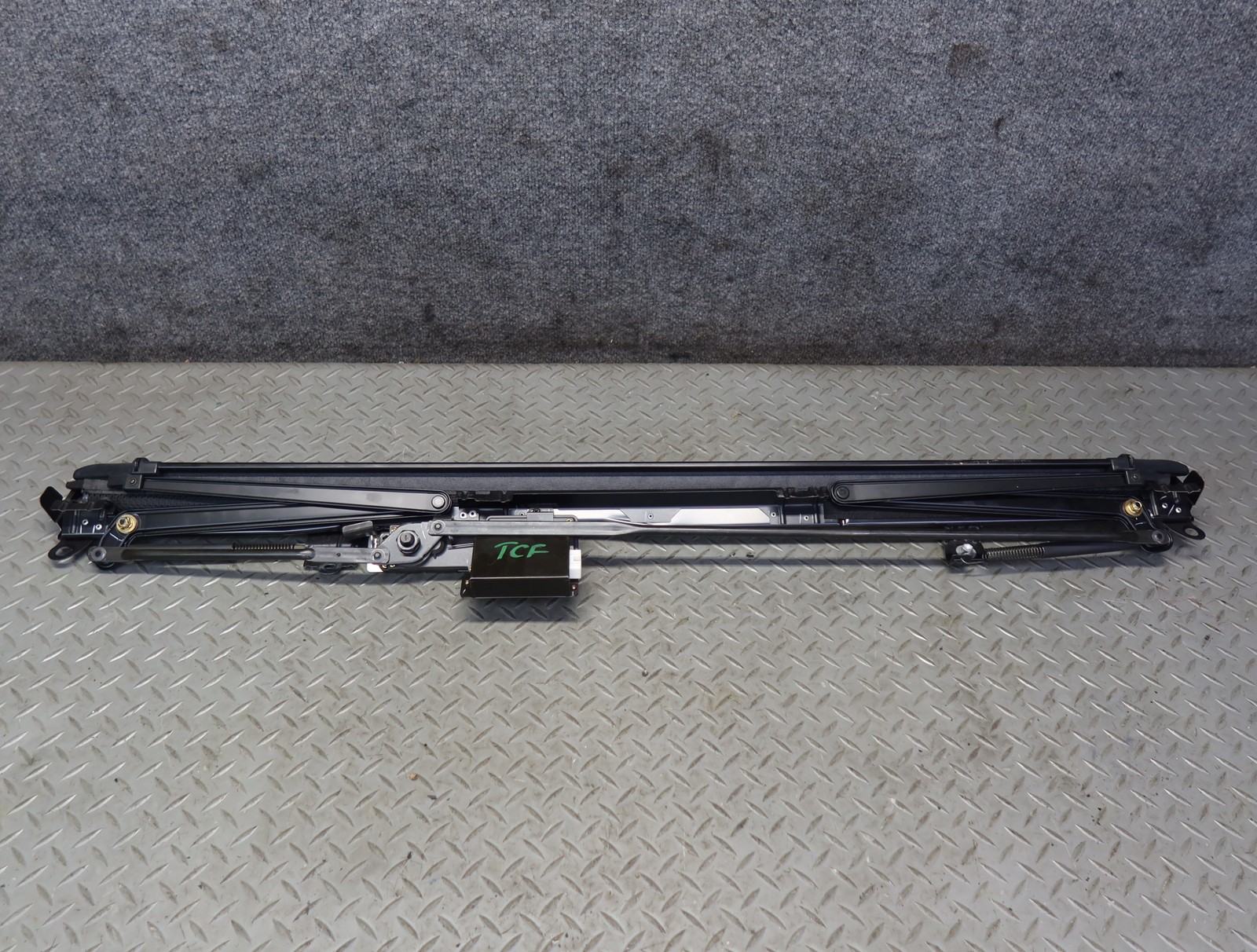 99-01 TOYOTA CROWN JZS175 REAR BACK WINDOW POWER SUN SHADE GLASS COVER BLIND OEM