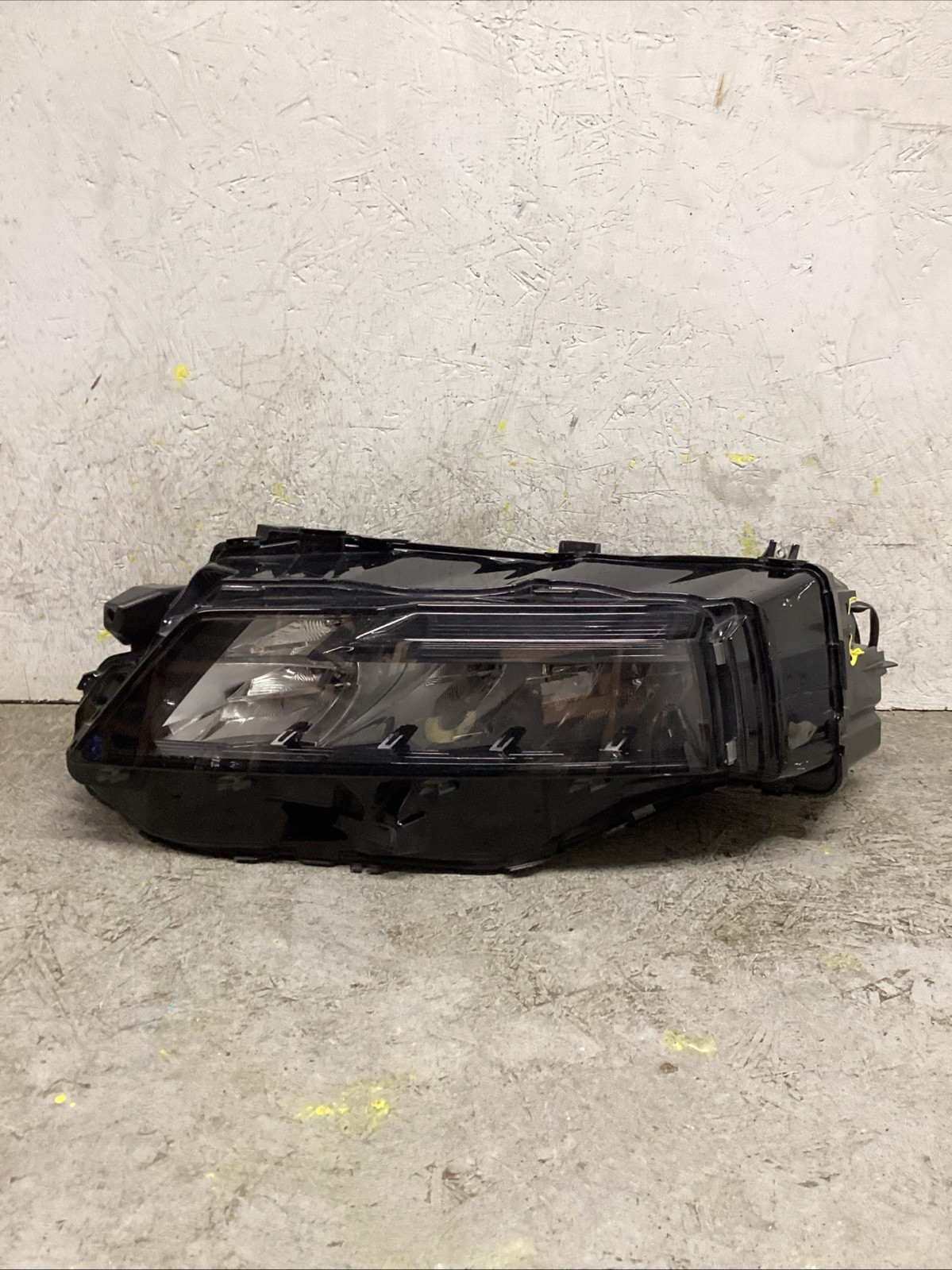 2021-2025 Nissan Rogue S Left LH Driver Side Black LED Headlight OEM 260606RR6A 2021-2025 Nissan Rogue S Left LH Driver Side Black LED Headlight OEM 260606RR6A