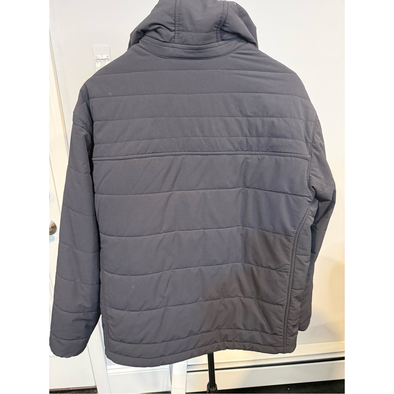 Duluth Trading Co Alaskan Hardgear Men\'s Quilted Hooded Puffer Jacket - Black Duluth Trading Co Alaskan Hardgear Men\'s Quilted Hooded Puffer Jacket - Black