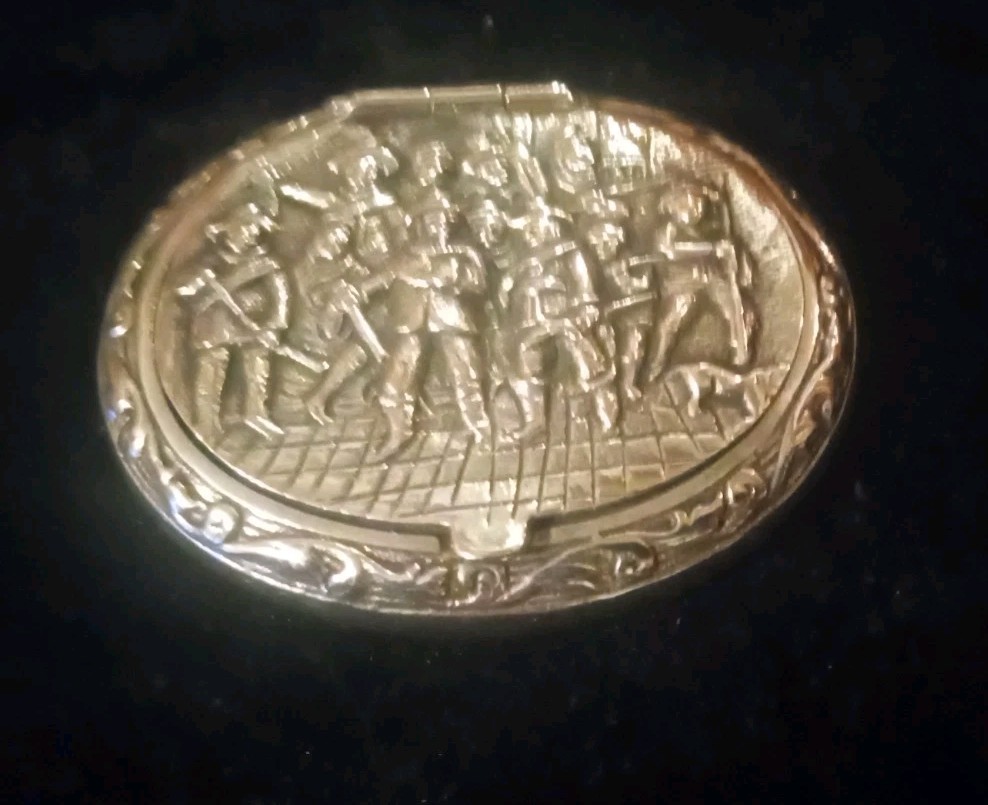Antique Repousse Dutch Silver Trinket Pill Box Rembrandt \
