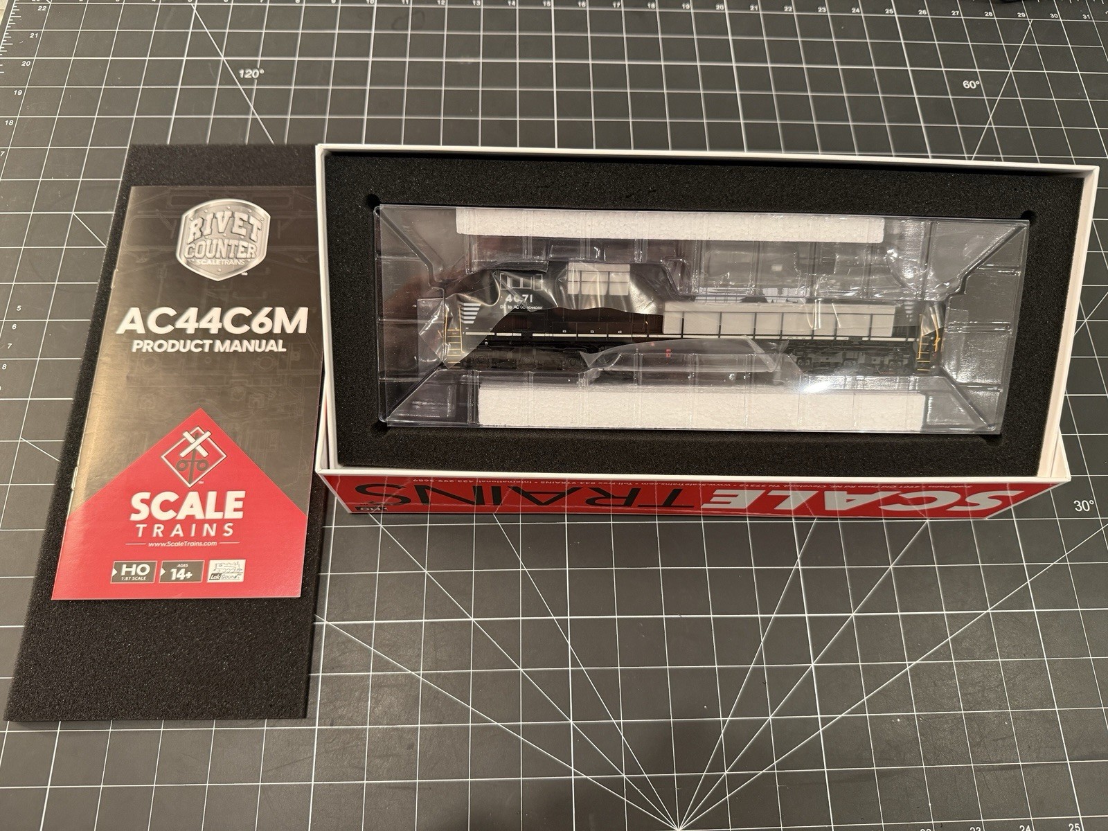ScaleTrains New in Box HO Scale AC44C6M Sound & DCC - Norfolk Southern 4071