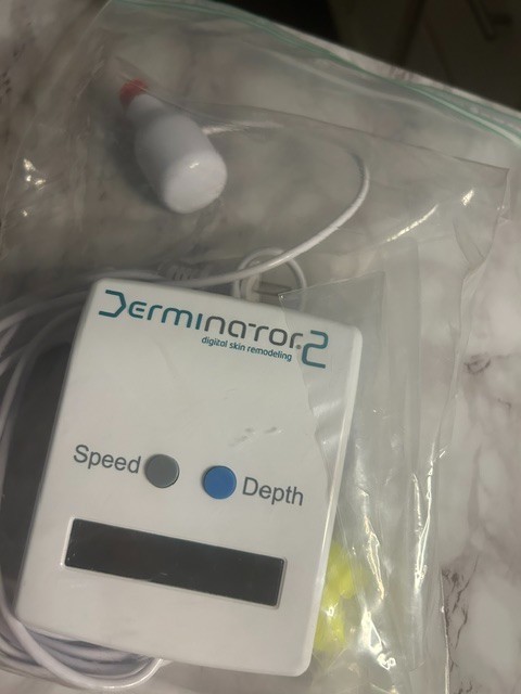 NEW DERMINATOR 2 MICRONEEDLING DEVICE- OEM MANUFACTURED PRODUCT- 2 CATRIDGES