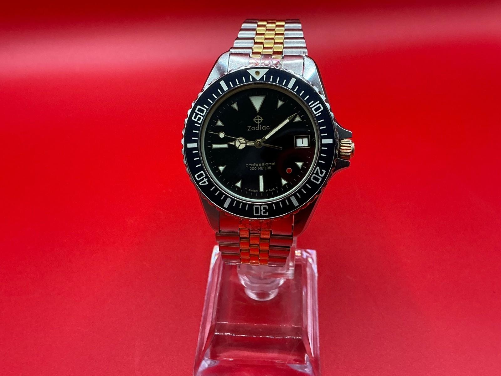 VTG Zodiac Professional Red Dot Swiss Quartz 40mm Diver Watch 113.22.06