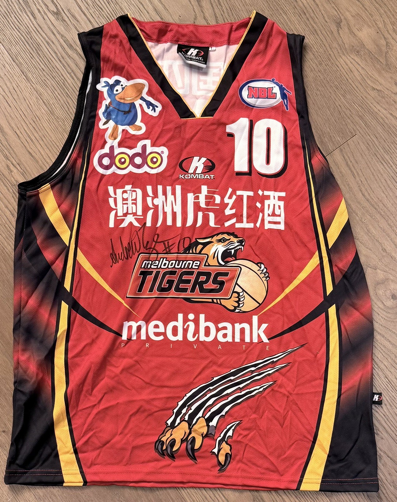 Vintage Andrew Gaze Autographed  Melbourne Tigers Jersey Size L