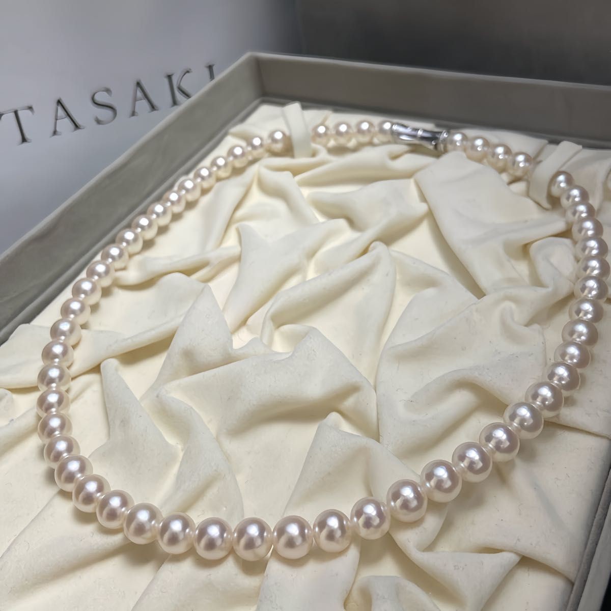 TASAKI Akoya Pearl Necklace 7075mm K18WG Diamond 001ct Used Beautiful