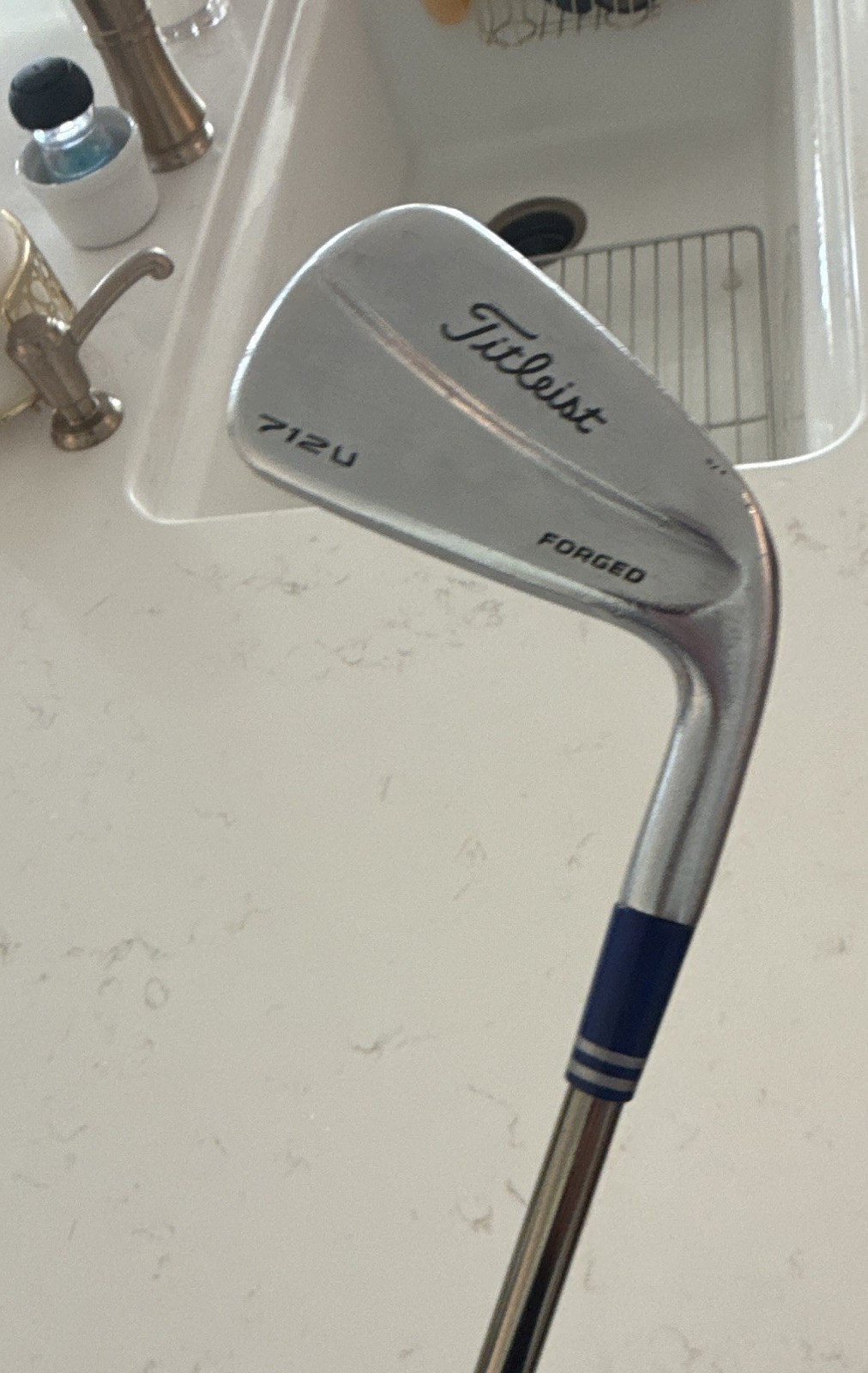 Titleist 712U 4-Wood Right-Handed Golf Club Men Silver Graphite F4 Shaft
