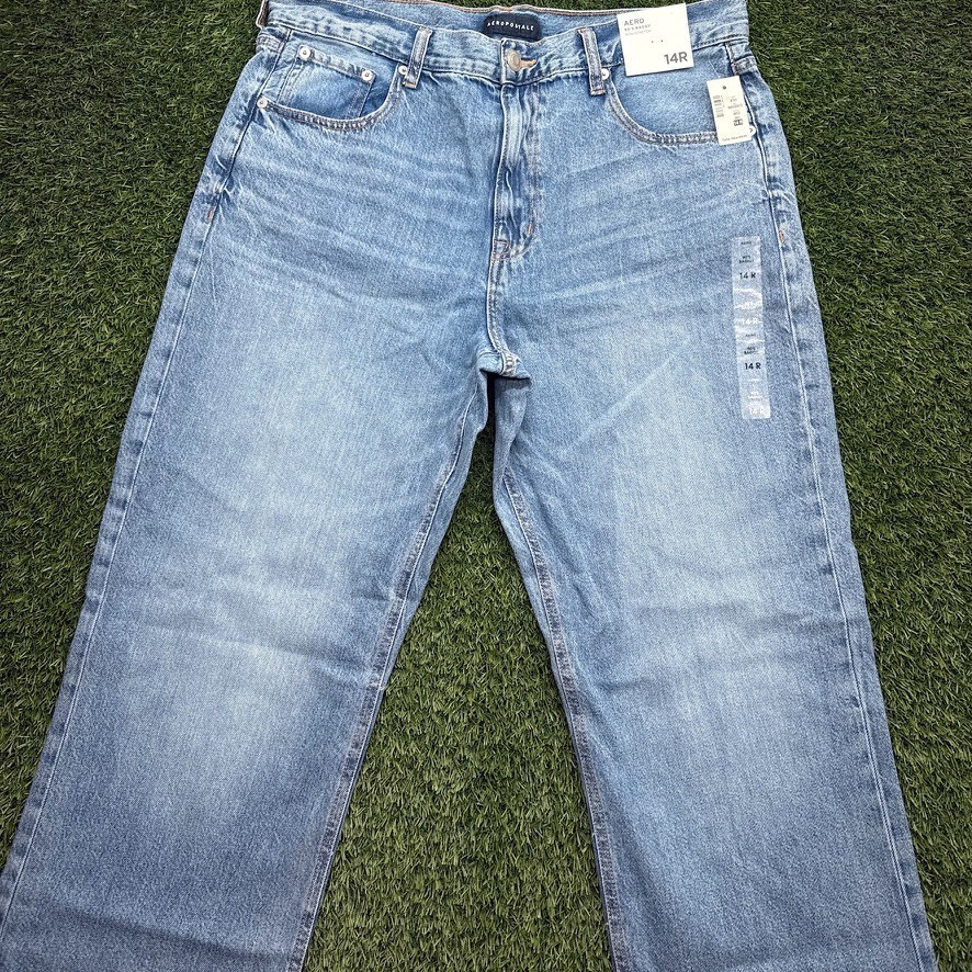 NWT Aeropostale 90s Baggy Jeans Womens 14R Blue Denim Light Wash Wide Leg NWT Aeropostale 90s Baggy Jeans Womens 14R Blue Denim Light Wash Wide Leg