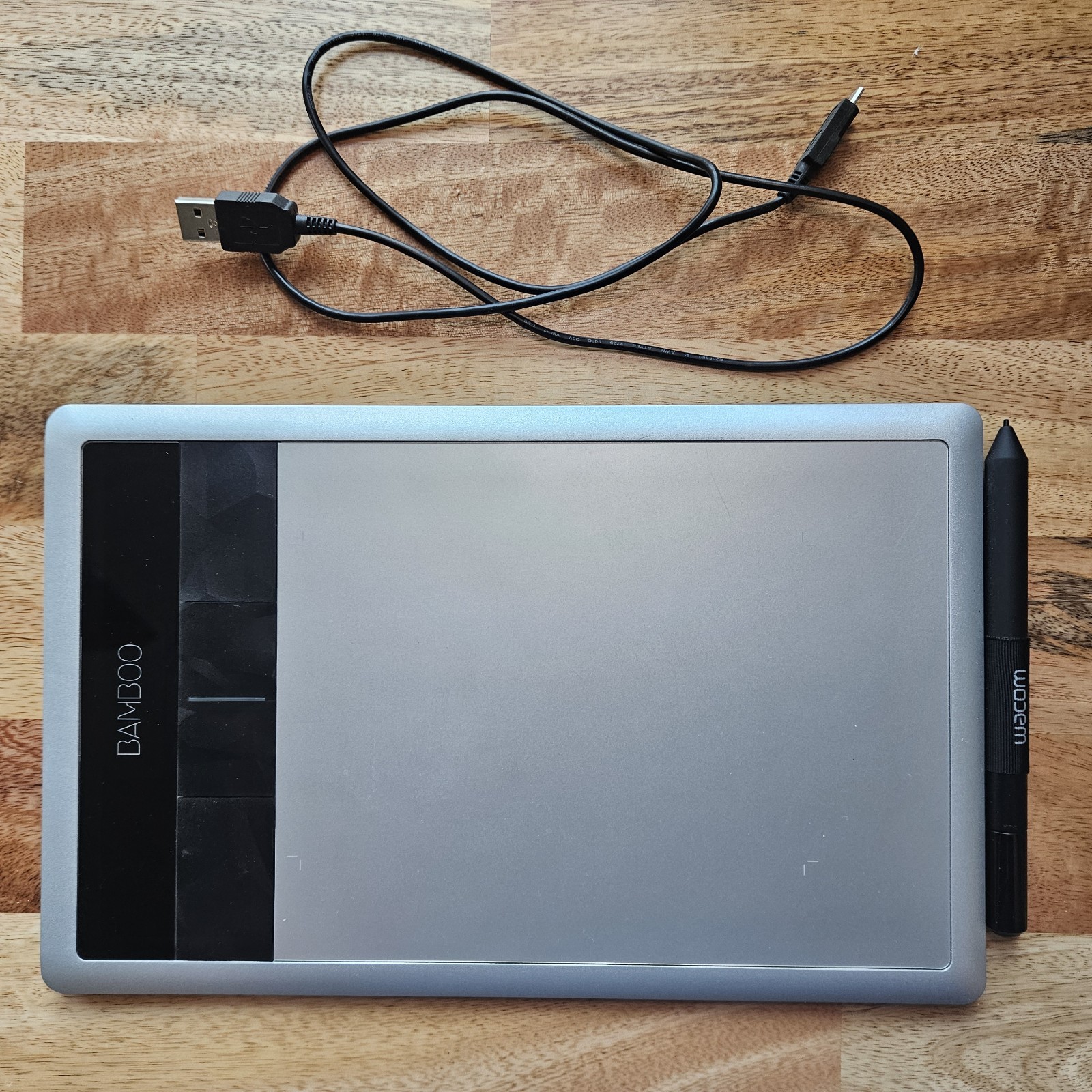 Wacom Bamboo Capture Pen and Touch Tablet CTH-470 Wacom Bamboo Capture Pen and Touch Tablet CTH-470