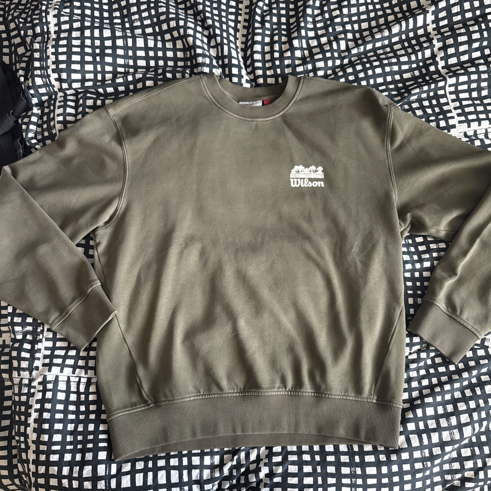 NWOT Wilson Mens Sweatshirt Desert Theme Olive Green L NWOT Wilson Mens Sweatshirt Desert Theme Olive Green L