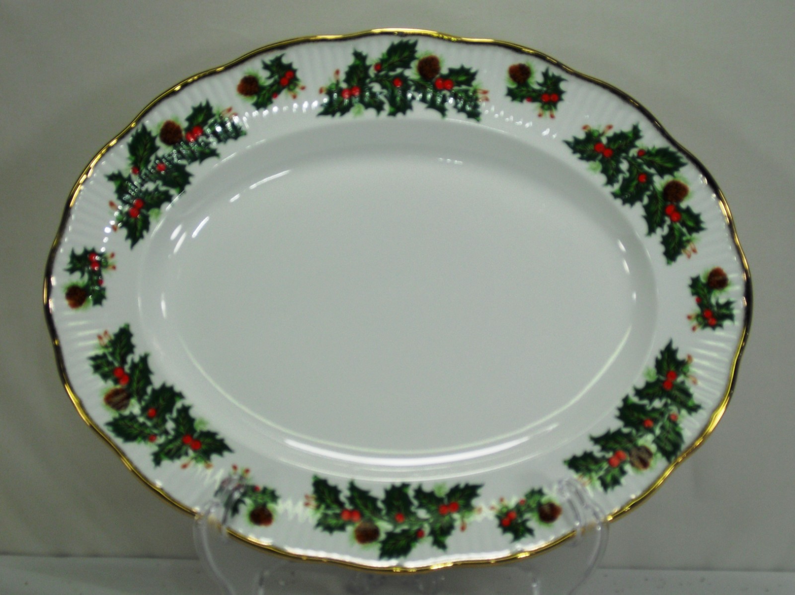 HOLIDAY DINNERWARE ROSINA QUEENS \