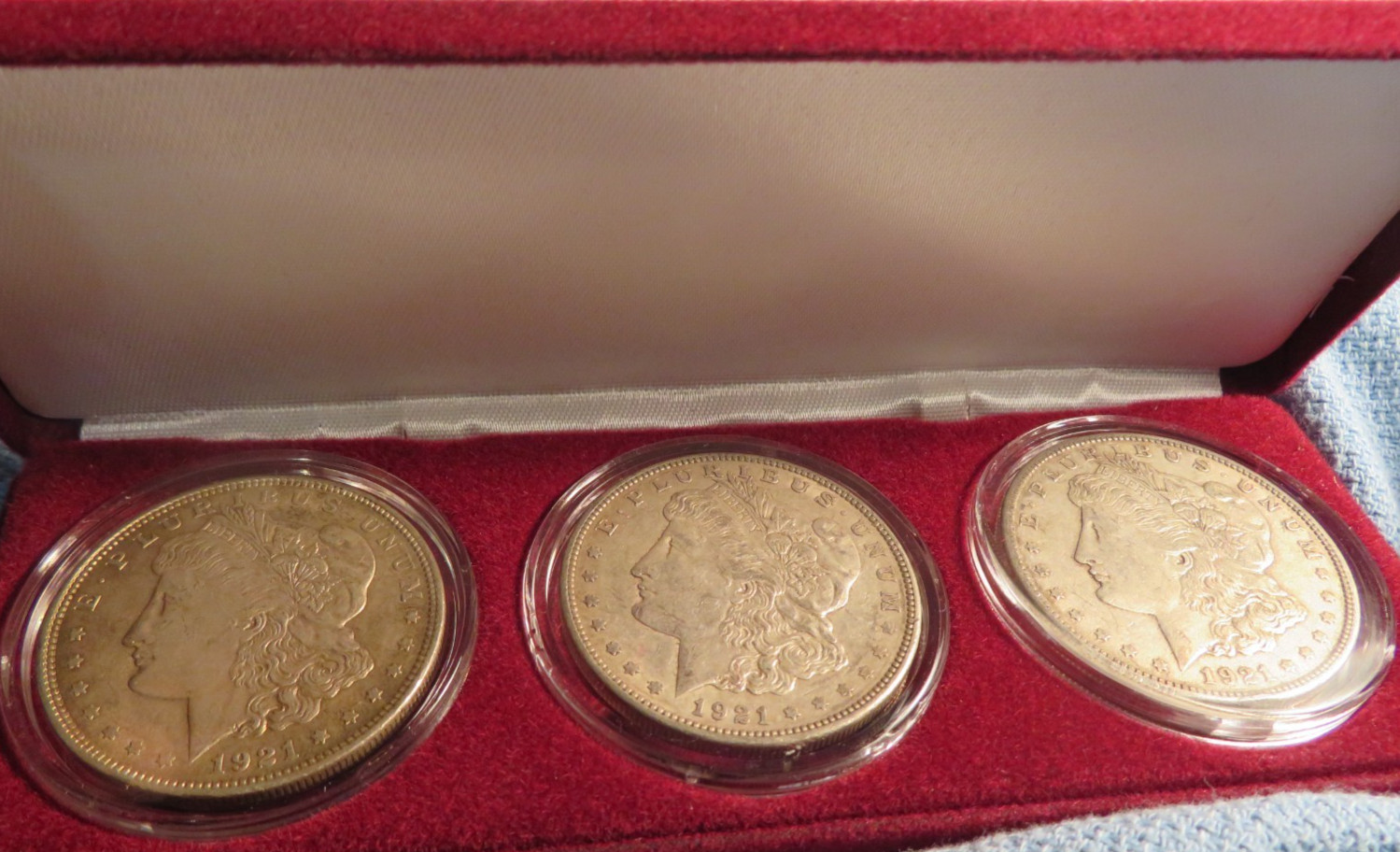 1921 P,D,S Morgan SILVER Dollar Set in Display Box from Littleton 1921 P,D,S Morgan SILVER Dollar Set in Display Box from Littleton