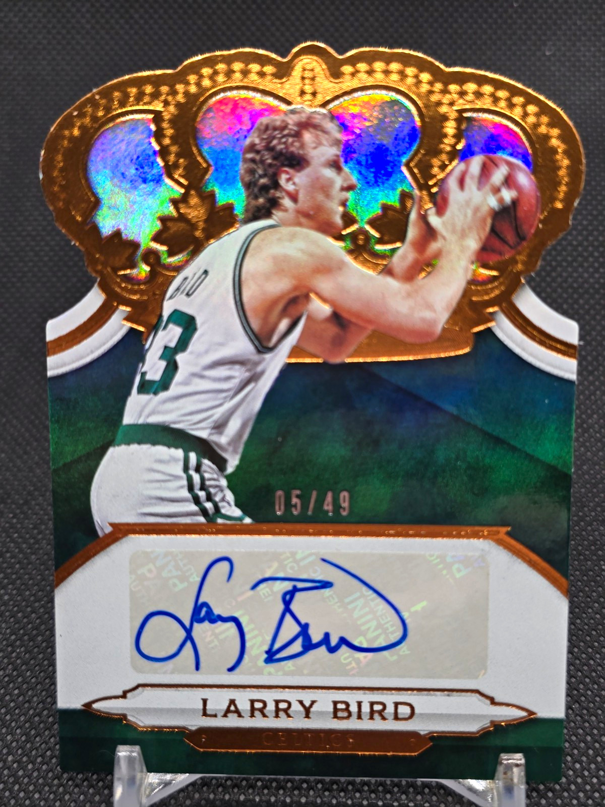 Panini 2018-19 Crown Royale Crown Autographs Larry Bird #CA-LBD Auto /49