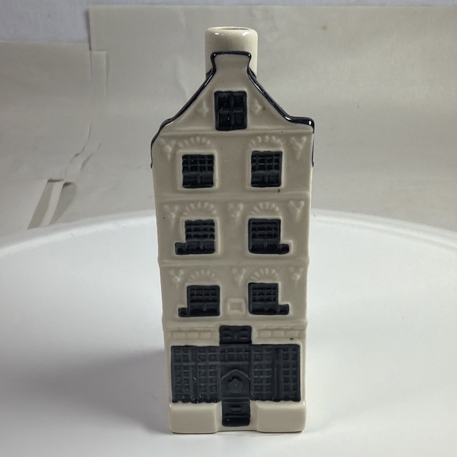 KLM Bols Blue Delft House #28 Empty Bottle