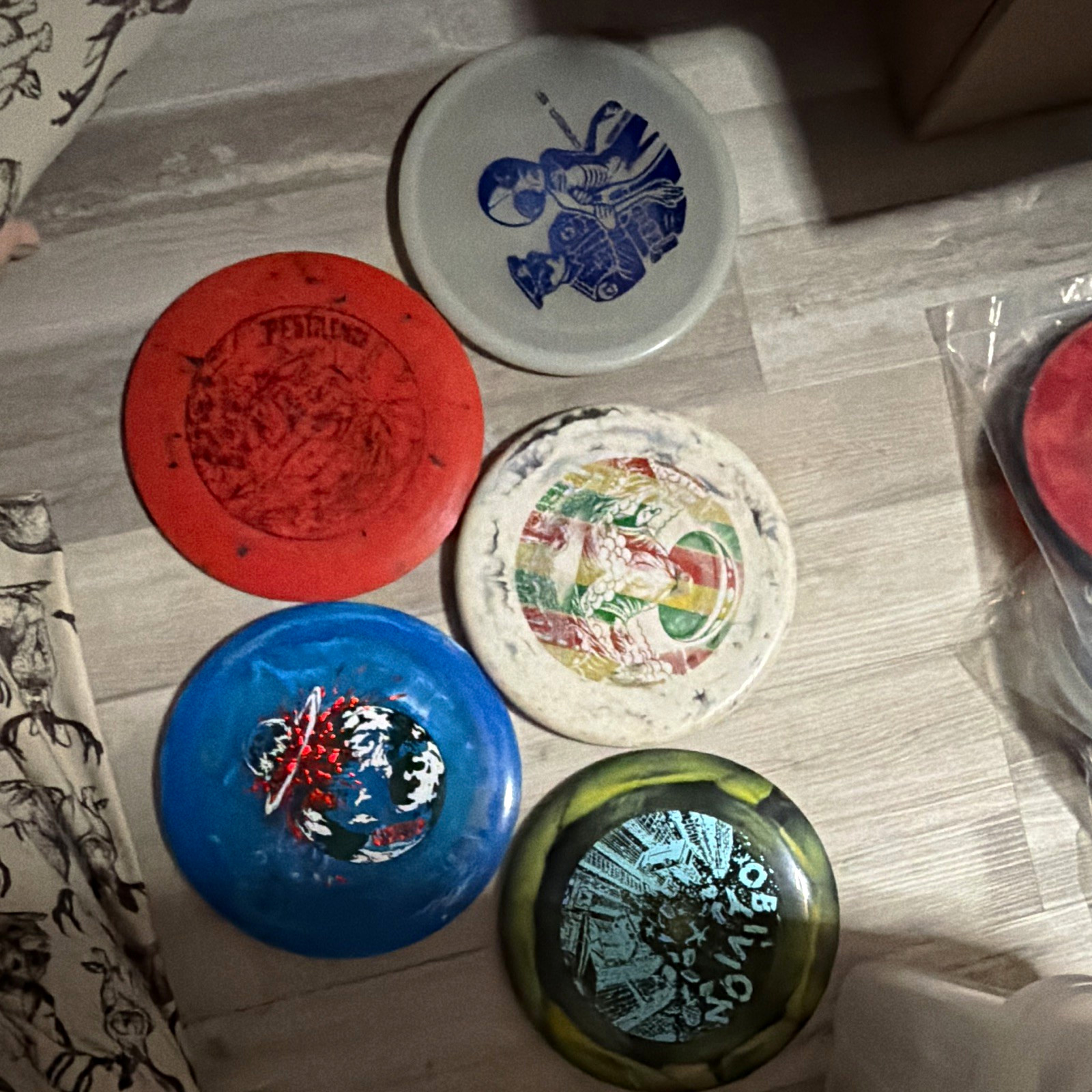 Brand new nib 6 doomsday discs. (I have a 6the butter that glows red
