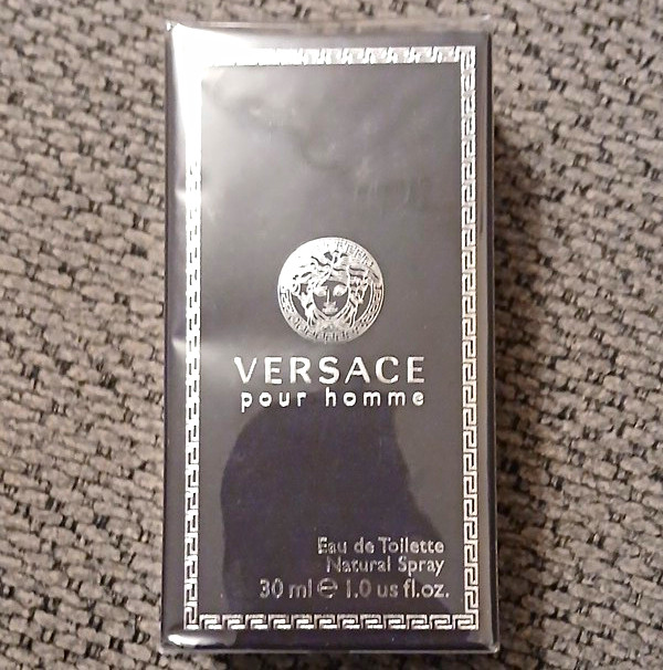Versace Pour Homme Eau de Toilette Natural Spray 30 ml / 1.0 fl oz Versace Pour Homme Eau de Toilette Natural Spray 30 ml / 1.0 fl oz