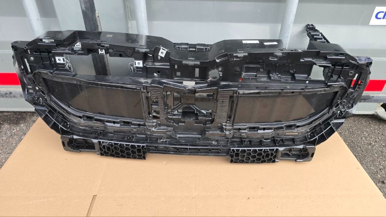 2018-2024 BMW 5-Series G30 G31 OEM Not Active Radiator Air Shutter 2018-2024 BMW 5-Series G30 G31 OEM Not Active Radiator Air Shutter
