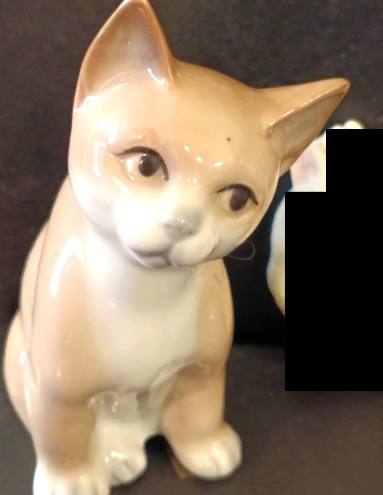 Vintage OTAGIRI Sitting Kitty Cat Porcelain Ceramic Tan White Japan 3.5