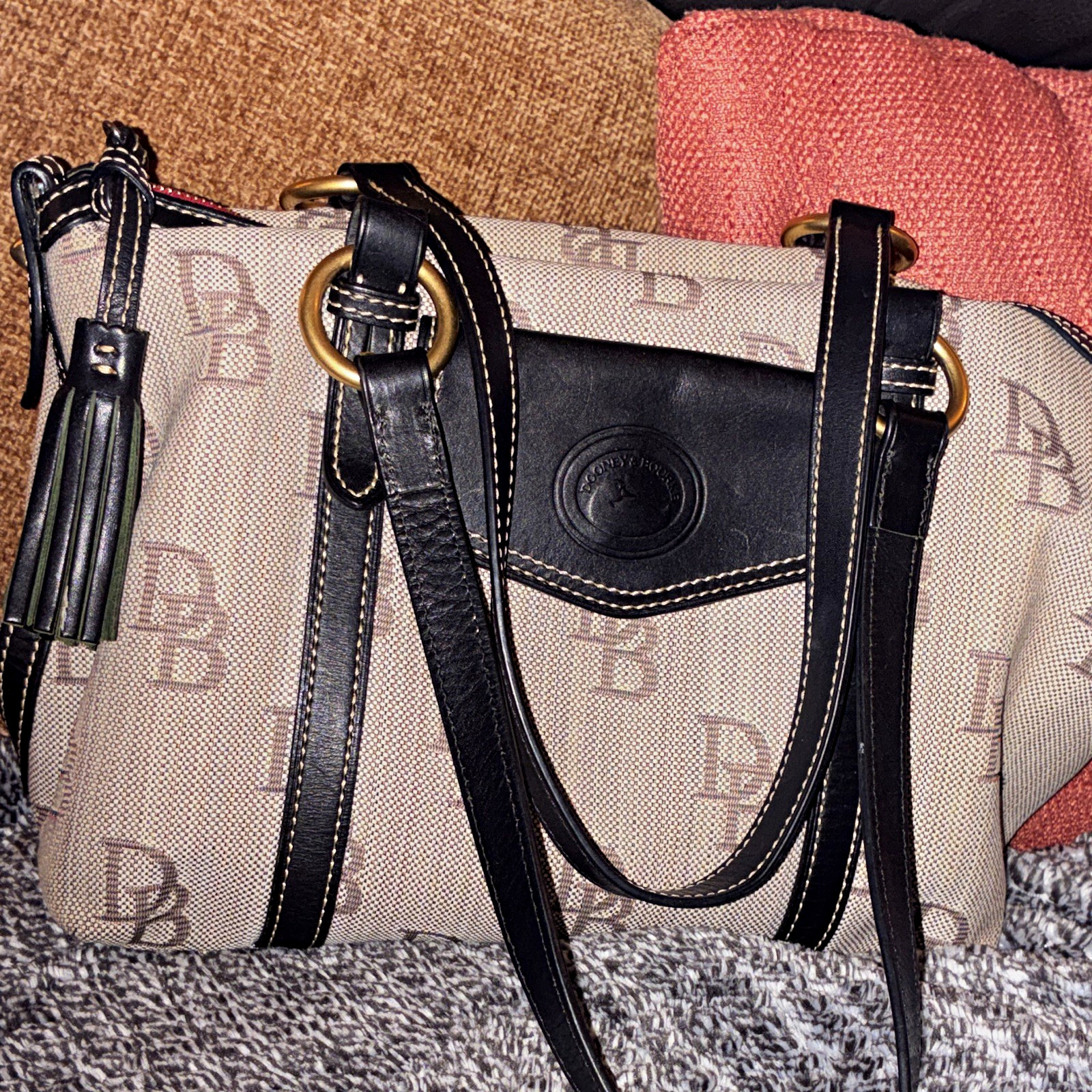 Dooney & Bourke Logo Shoulder Bag Beige/Black Zip, Gold Hardware, Tassel