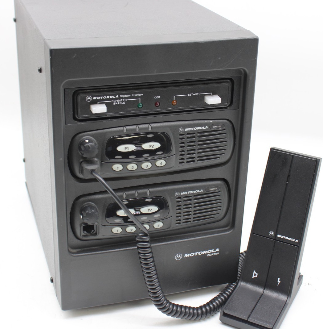 Motorola CDR700 w/ 2 x CDM750 Radios AAM25SKC9PW1AN & Repeater Motorola CDR700 w/ 2 x CDM750 Radios AAM25SKC9PW1AN & Repeater