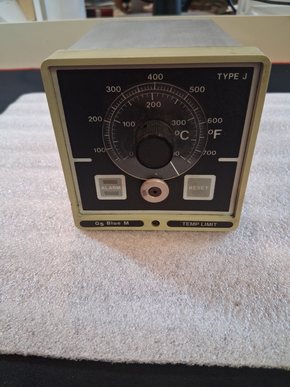 BLUE M ELECTRIC BM116908  TYPE J TEMPERATURE CONTROLLER
