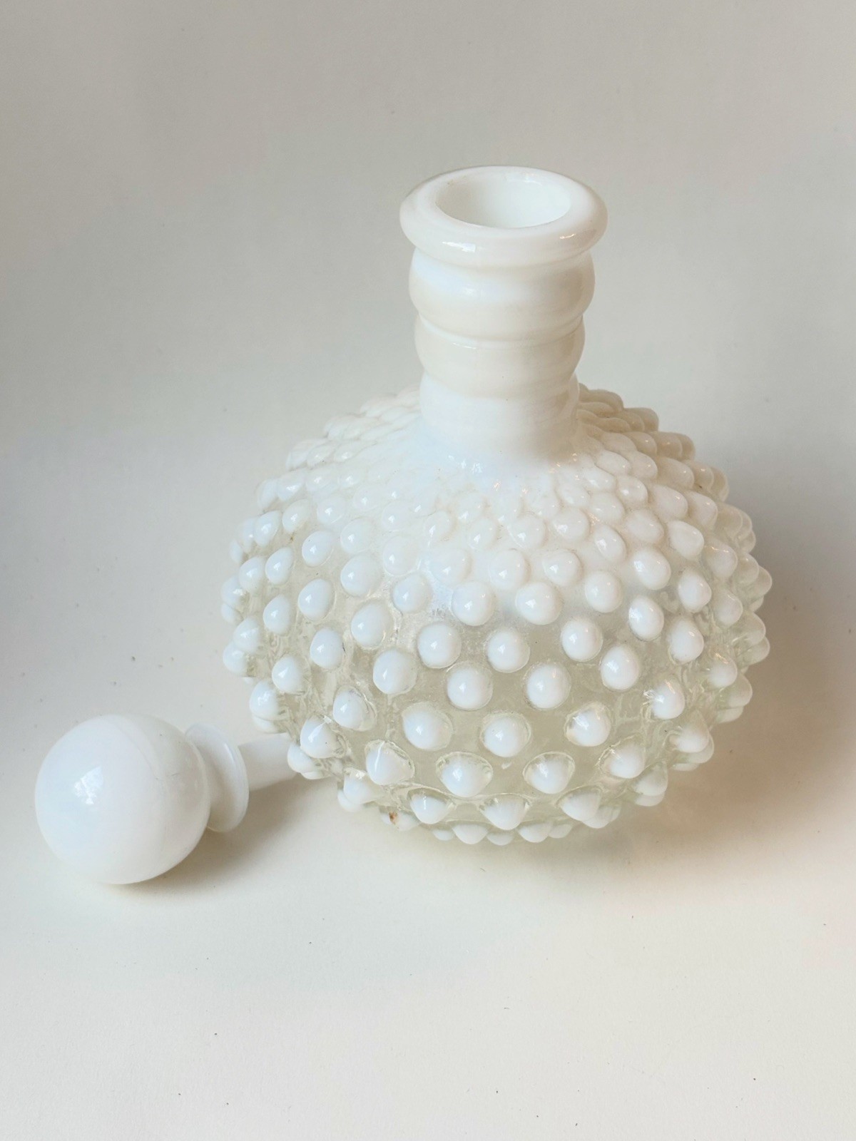 VINTAGE Fenton French Opalescent Hobnail Perfume Bottle, 1940s VINTAGE Fenton French Opalescent Hobnail Perfume Bottle, 1940s