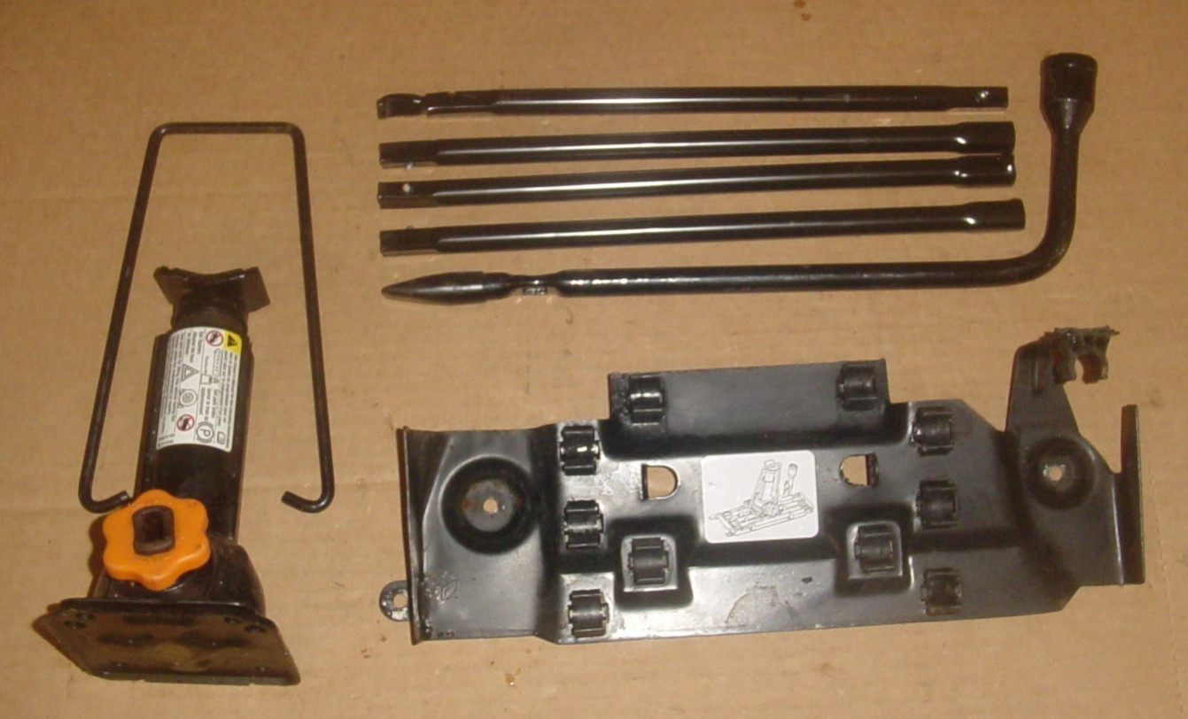 98 99 00 01 02 03 04 05-10 Ford Ranger CLUB CAB Jack Iron Kit Spare Tire Tools 4