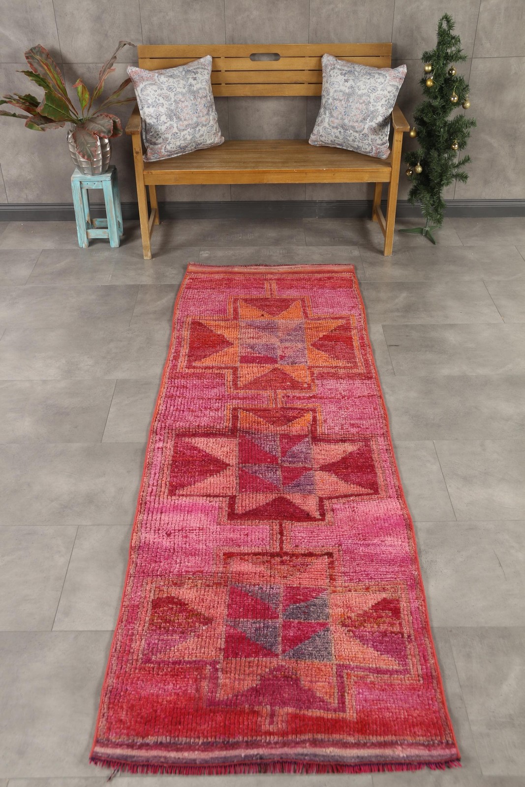 Turkish Herki Rug 2,8x8,4 ft, Red Orange Ombré Wool Vintage Rug Turkish Herki Rug 2,8x8,4 ft, Red Orange Ombré Wool Vintage Rug