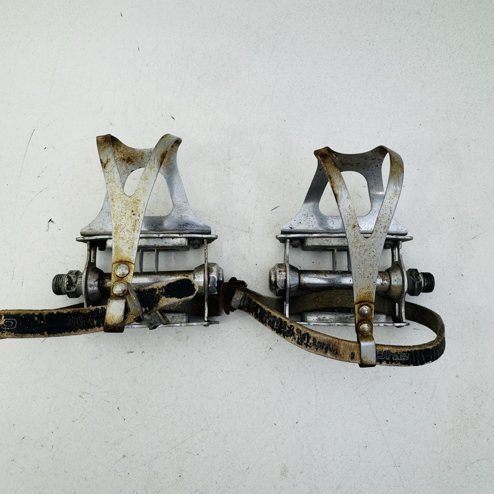 Vintage Lyotard 136R Bike Pedals 9/16 in Christophe Toe Clips Straps Silver C6