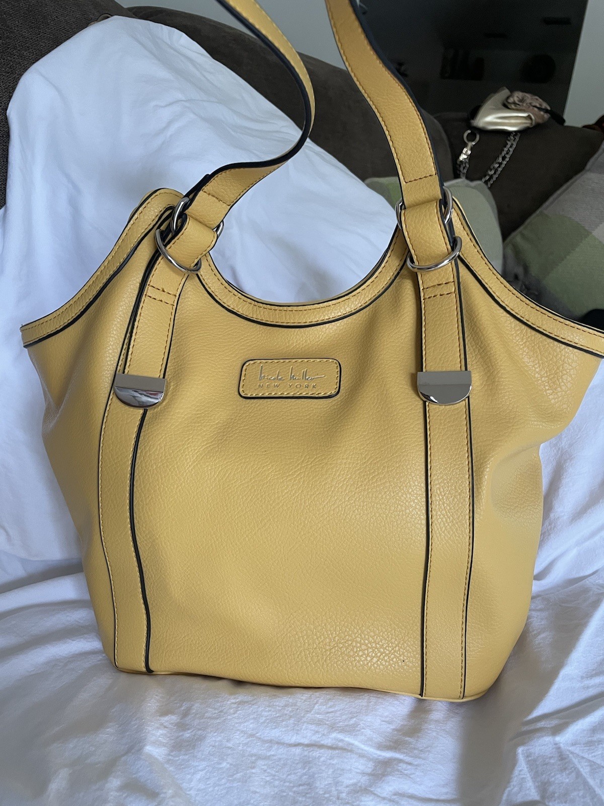 Nicole Miller Yellow Shoulder Bag Nicole Miller Yellow Shoulder Bag