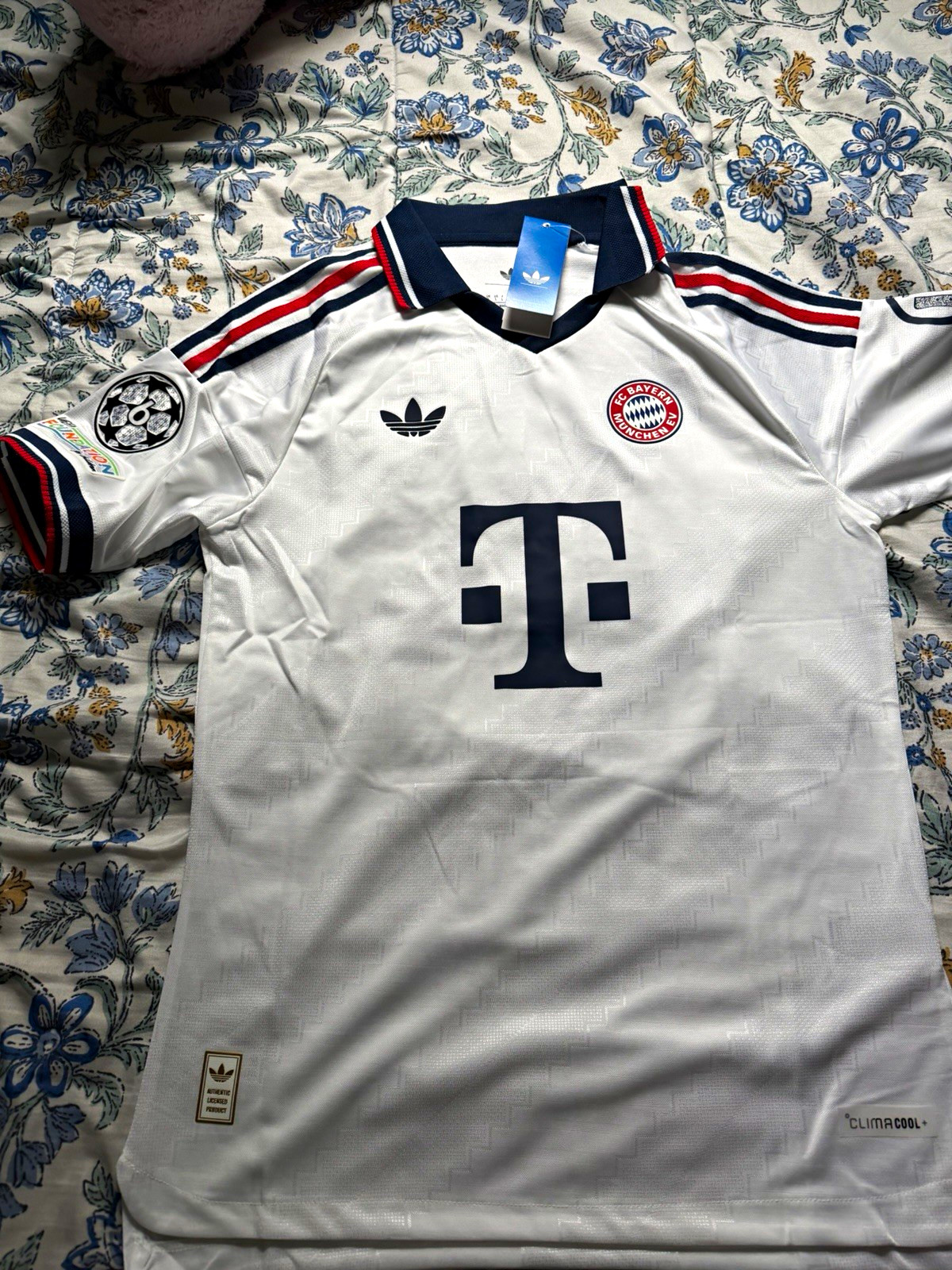 adidas FC Bayern Munich Olise #17 Soccer Jersey White Navy Red size large adidas FC Bayern Munich Olise #17 Soccer Jersey White Navy Red size large