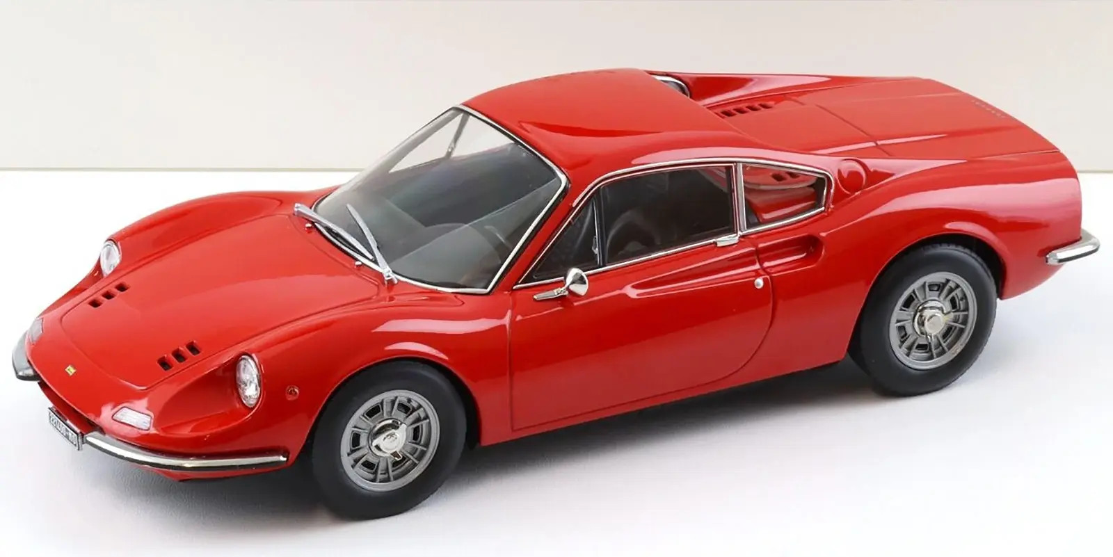 Ferrari Dino 246 GT 1968 Red 1:18 by Norev