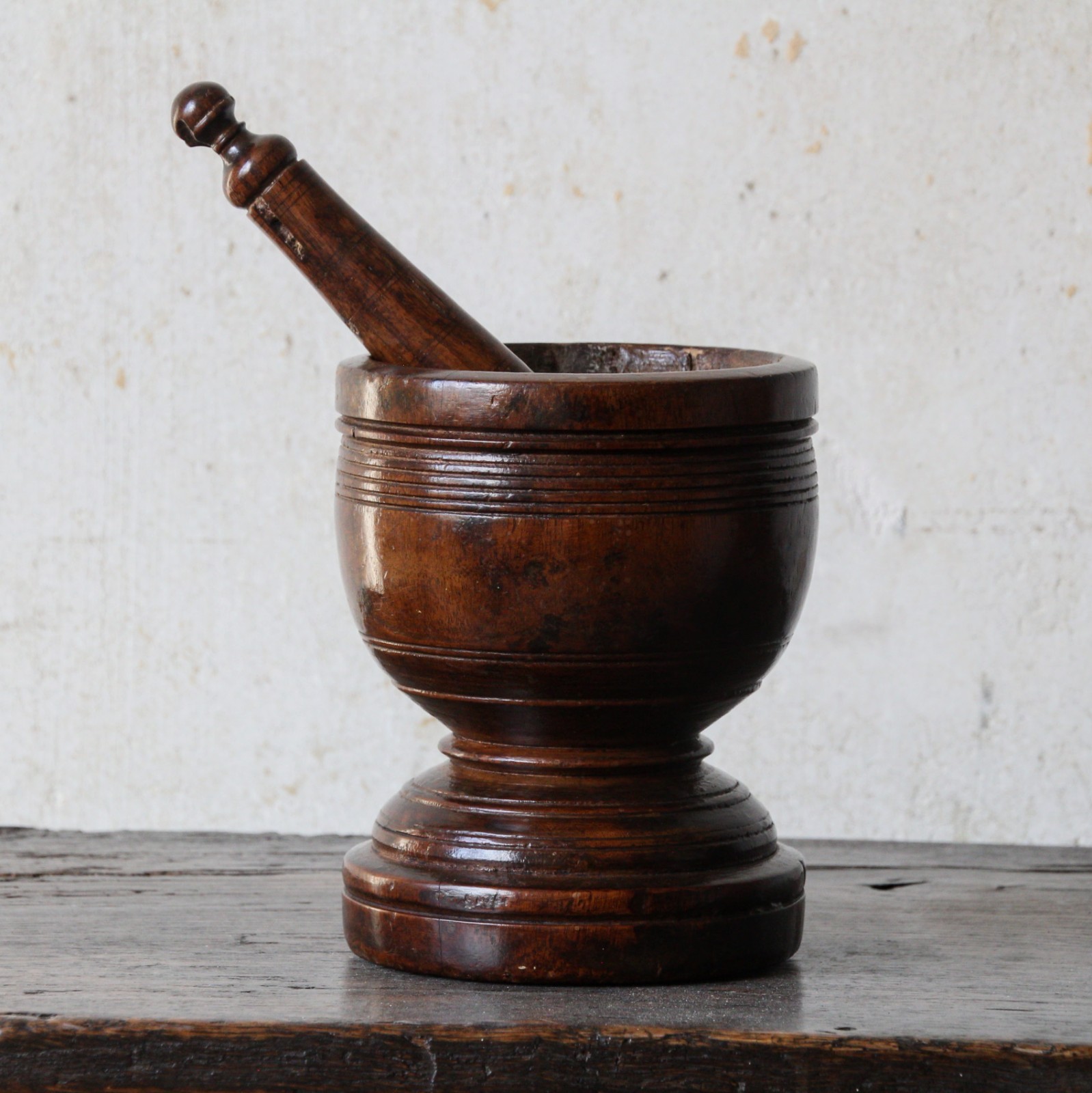Antique treen early 18th century fruitwood mortar and pestle, English, turned
