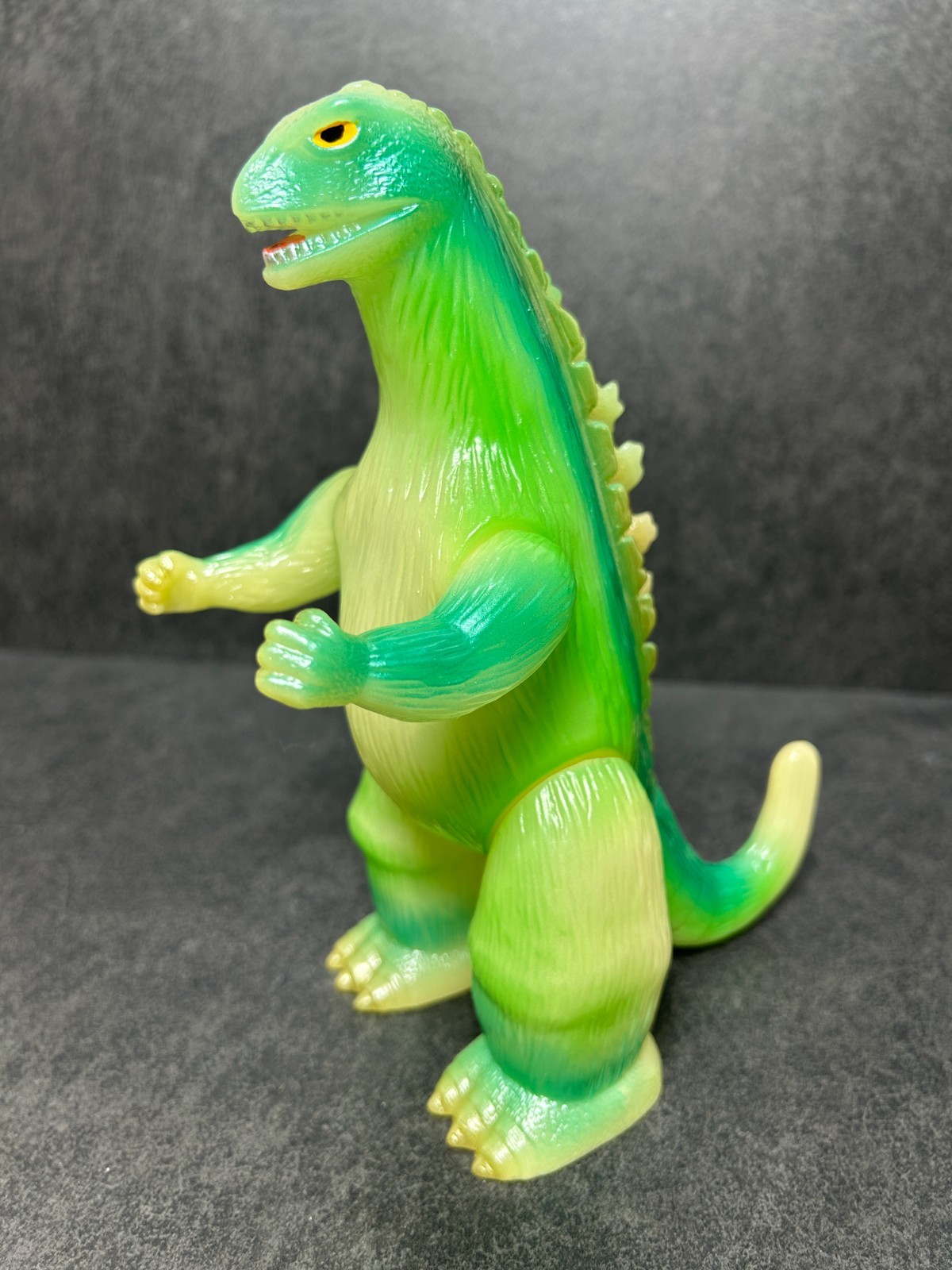 MARUSAN 2008 Godzilla J-Tail Glow in the dark Sofubi 8\