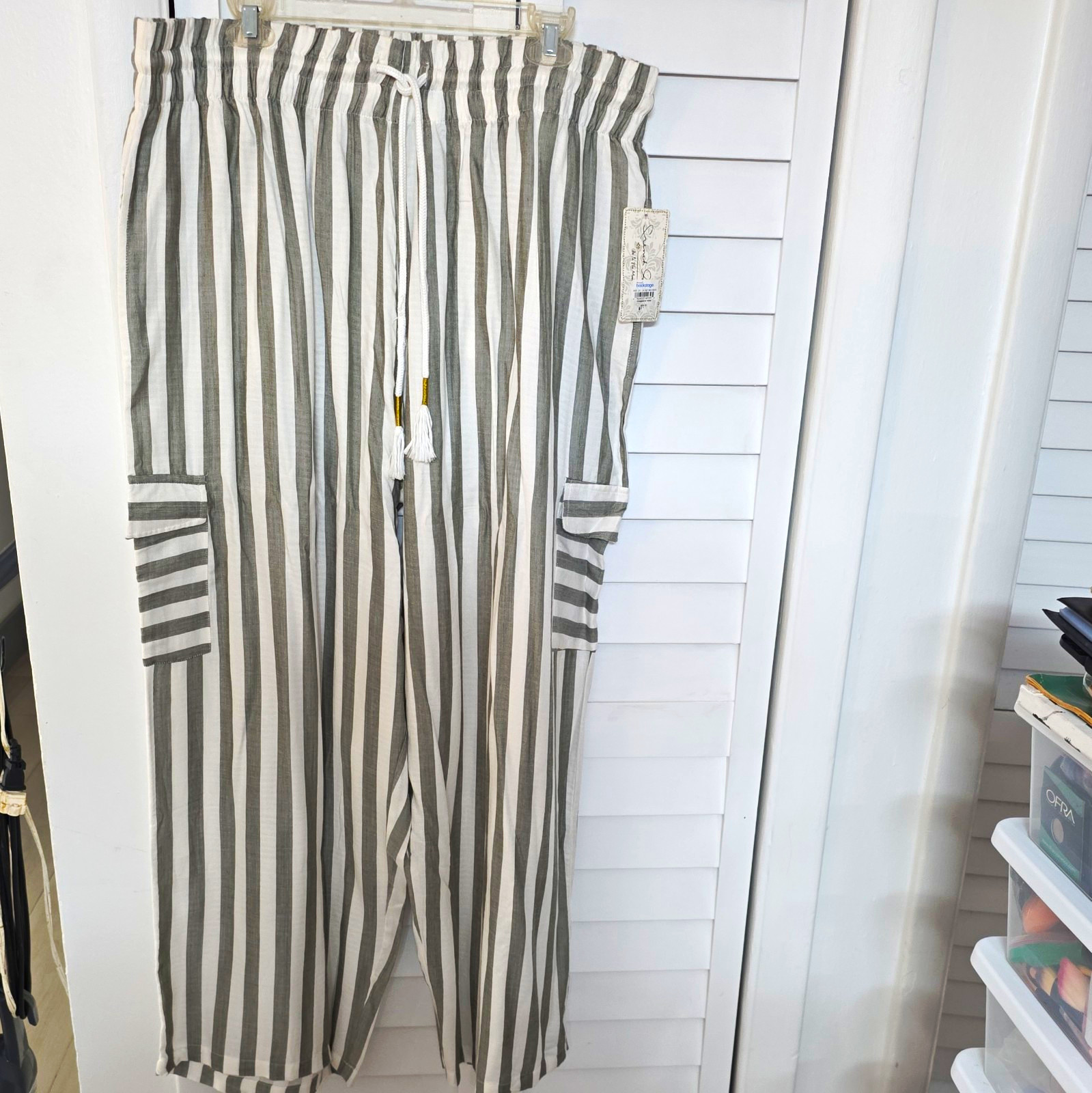 French Laundry Women’s 2X White Gray Striped Rayon Dress Pants Drawstring NWT French Laundry Women’s 2X White Gray Striped Rayon Dress Pants Drawstring NWT