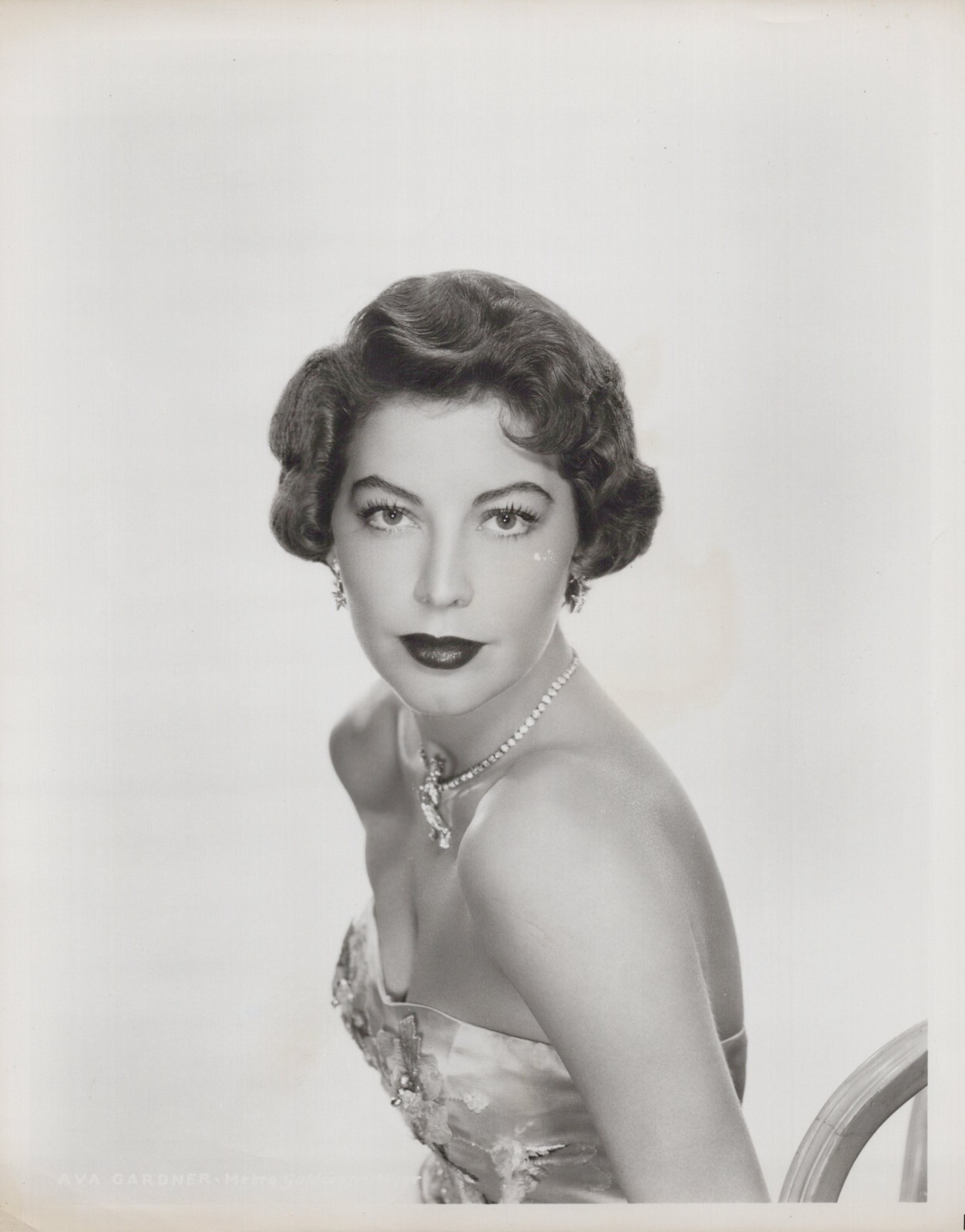 Ava Gardner (1950s) 🎬⭐ Original Vintage - Bare Shoulder Alluring Photo K 321 Ava Gardner (1950s) 🎬⭐ Original Vintage - Bare Shoulder Alluring Photo K 321