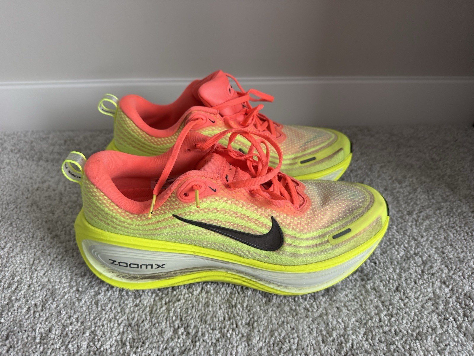 Nike Vomero Plus Men’s Size 10 Mango/Lime Green Nike Vomero Plus Men’s Size 10 Mango/Lime Green