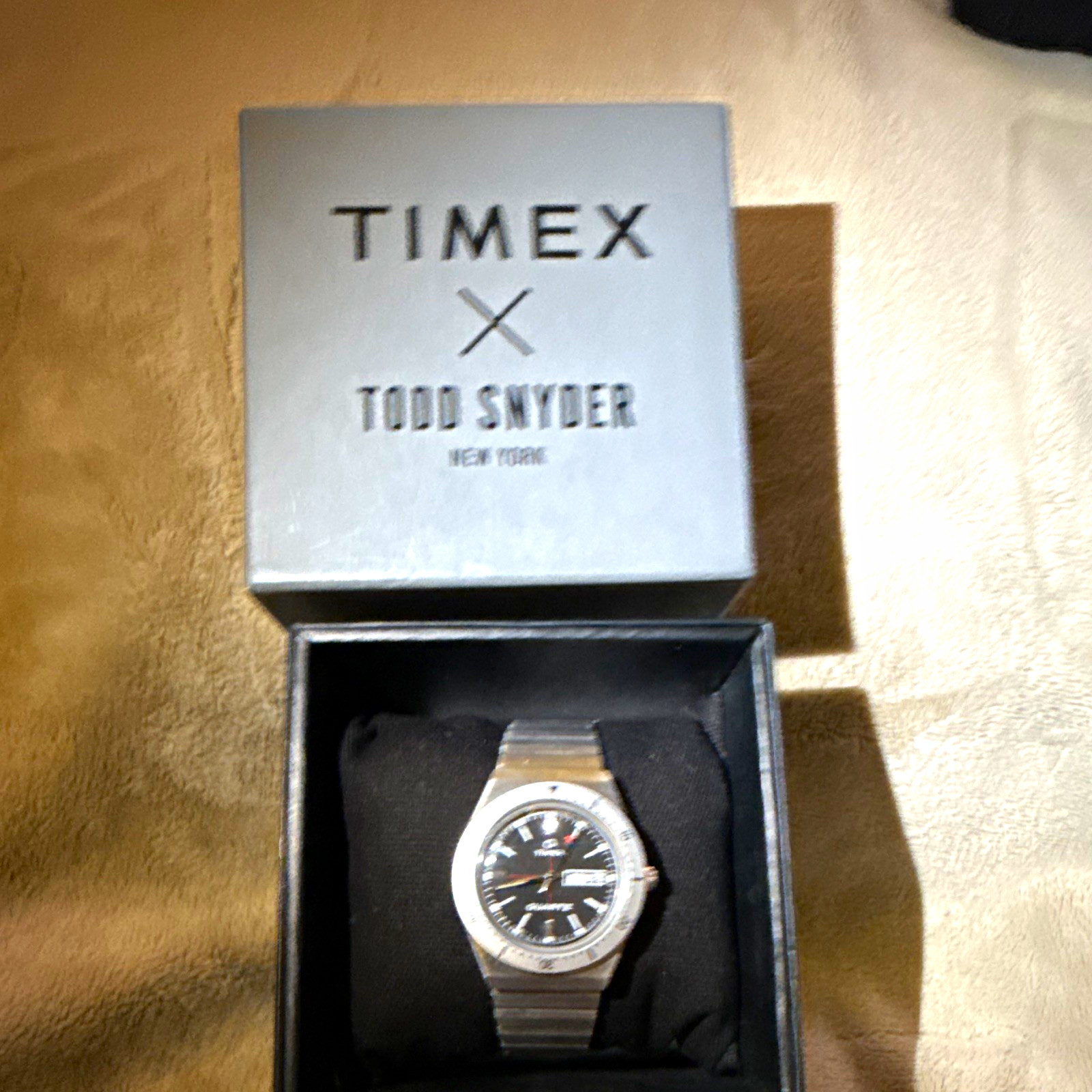 Timex x Todd Snyder Quartz Date Wristwatch Black Dial Steel Bracelet Box/Manual Timex x Todd Snyder Quartz Date Wristwatch Black Dial Steel Bracelet Box/Manual