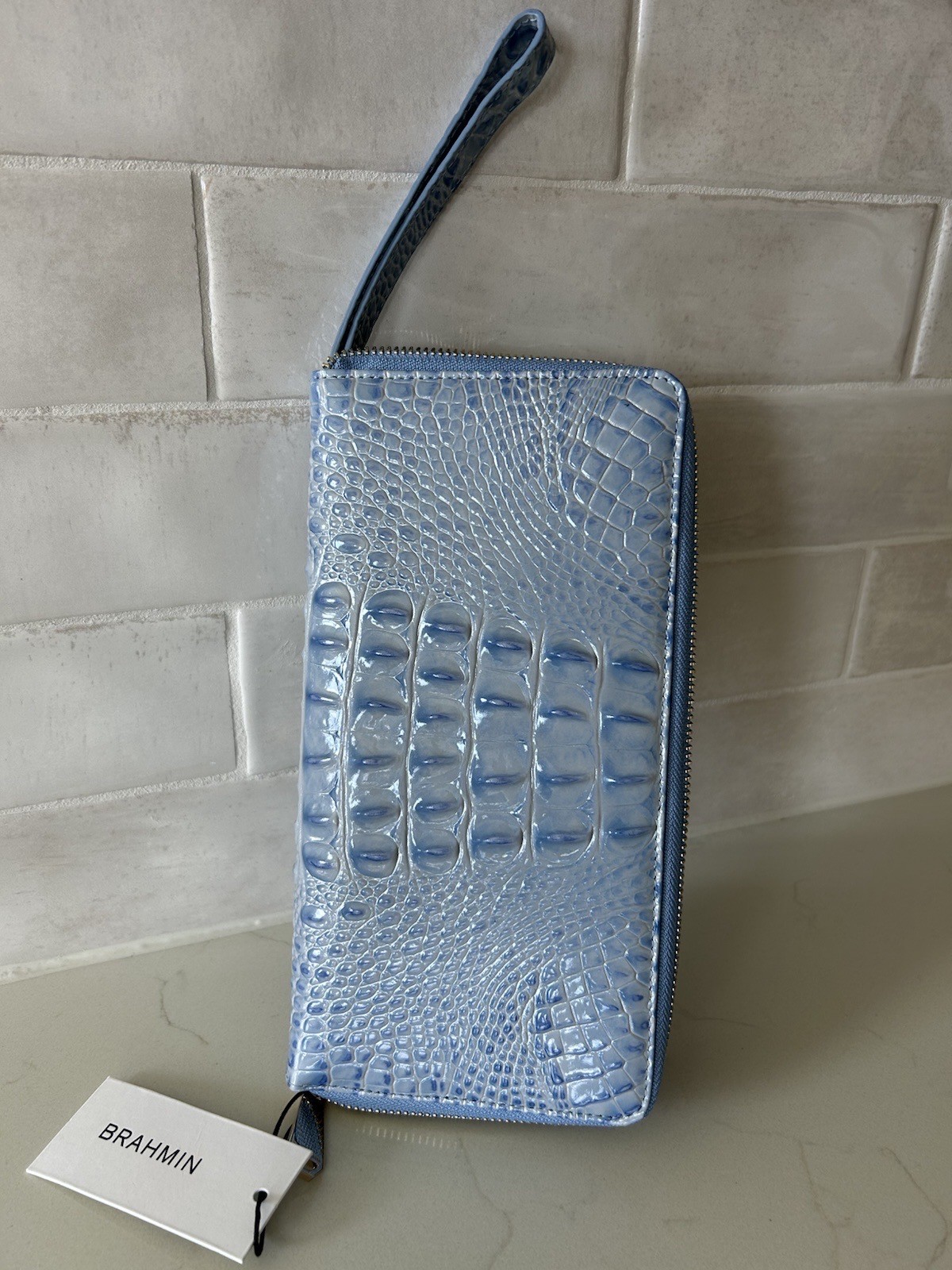 Brahmin Skyler Wallet ~ NWT ~ Heavenly Blue 💨 Cool & Airy Soft Sky Vibes Brahmin Skyler Wallet ~ NWT ~ Heavenly Blue 💨 Cool & Airy Soft Sky Vibes