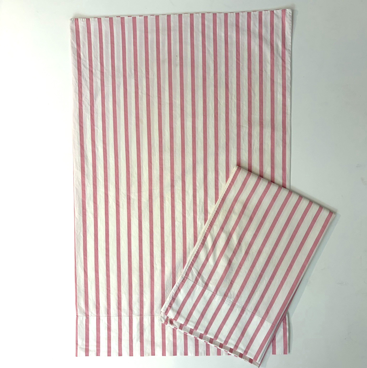 Two Vtg Springmaid Pink Striped Candycale Combed Percale Standard Pillowcases Two Vtg Springmaid Pink Striped Candycale Combed Percale Standard Pillowcases
