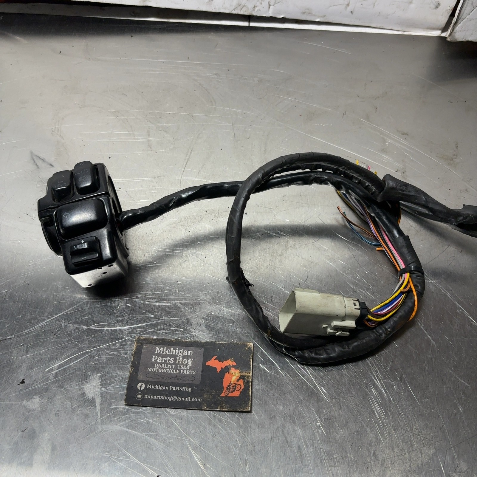 07-13? Harley Touring OEM Left Handlebar Switch Set Audio Run Turn