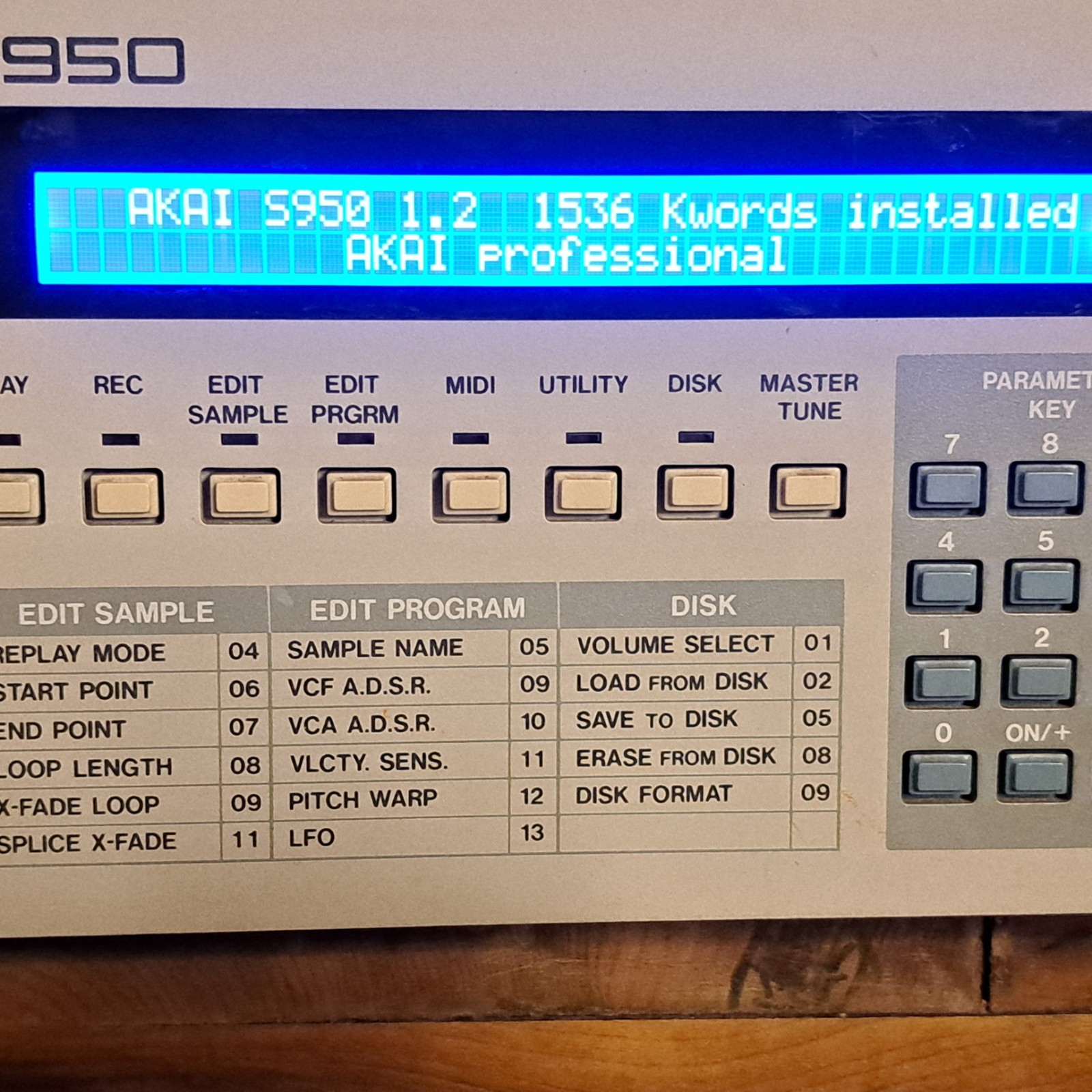 AKAI S950 Vintage 12-Bit Sampler MAX RAM Gotek USB OLED LCD + 400 Samples