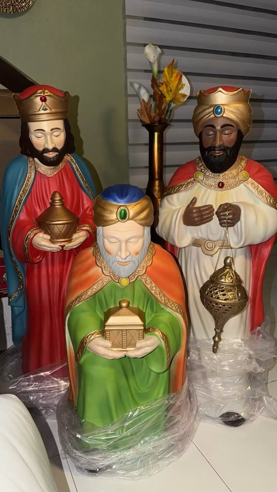 Home Accents Holiday 3-Piece Nativity Wisemen Figurines LED Lantern Reyes magos