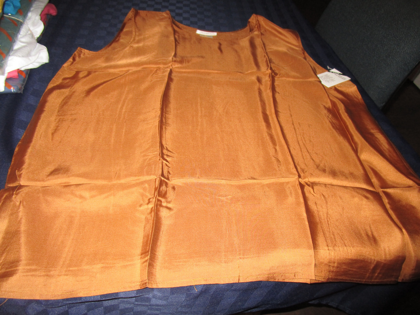 NWT ROAMANS SLEEVELESS TANK TOP SHIRT 100% SILK GOLD SIZE 1X B4 NWT ROAMANS SLEEVELESS TANK TOP SHIRT 100% SILK GOLD SIZE 1X B4