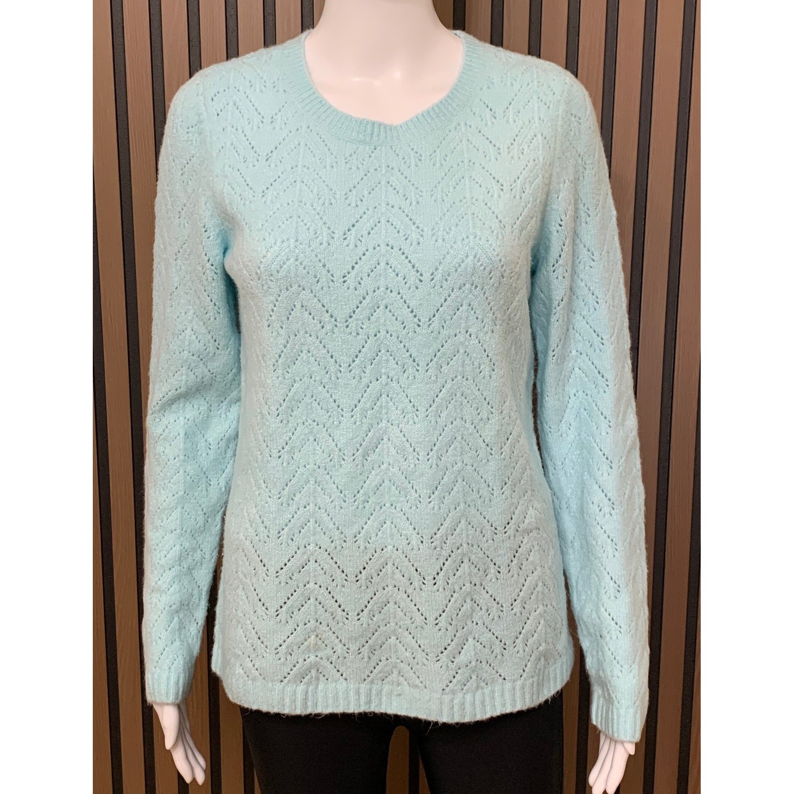 Talbots Women\'s Blue Pointelle Chevron Knit Crew Neck Sweater M Classic Soft Talbots Women\'s Blue Pointelle Chevron Knit Crew Neck Sweater M Classic Soft