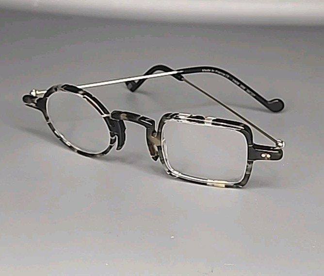 Brand New XIT V408 Strange Tortoise & Gold Eyeglasses Made In France 39/27/145