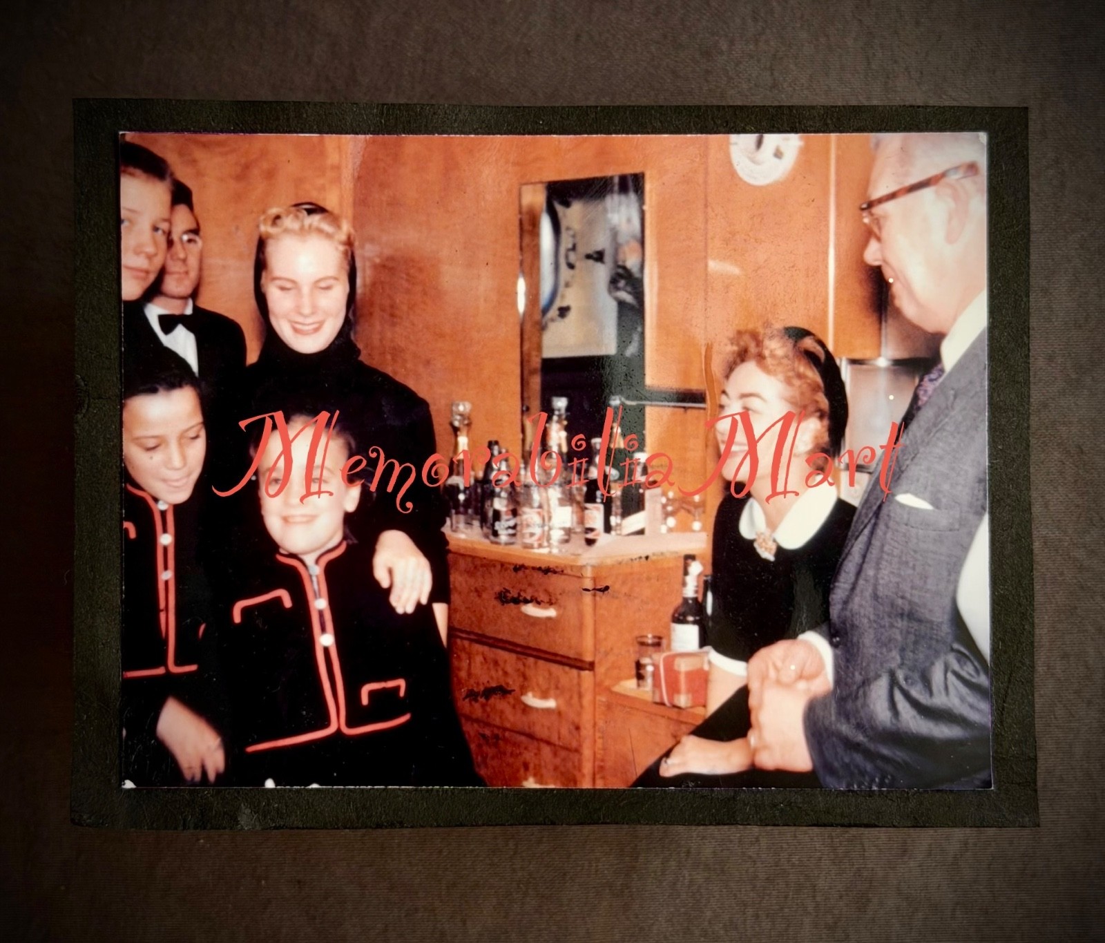 SCARCE - JOAN CRAWFORD NATURAL COLOR CANDID 1955 SNAPSHOT PHOTO AL STEELE & KIDS