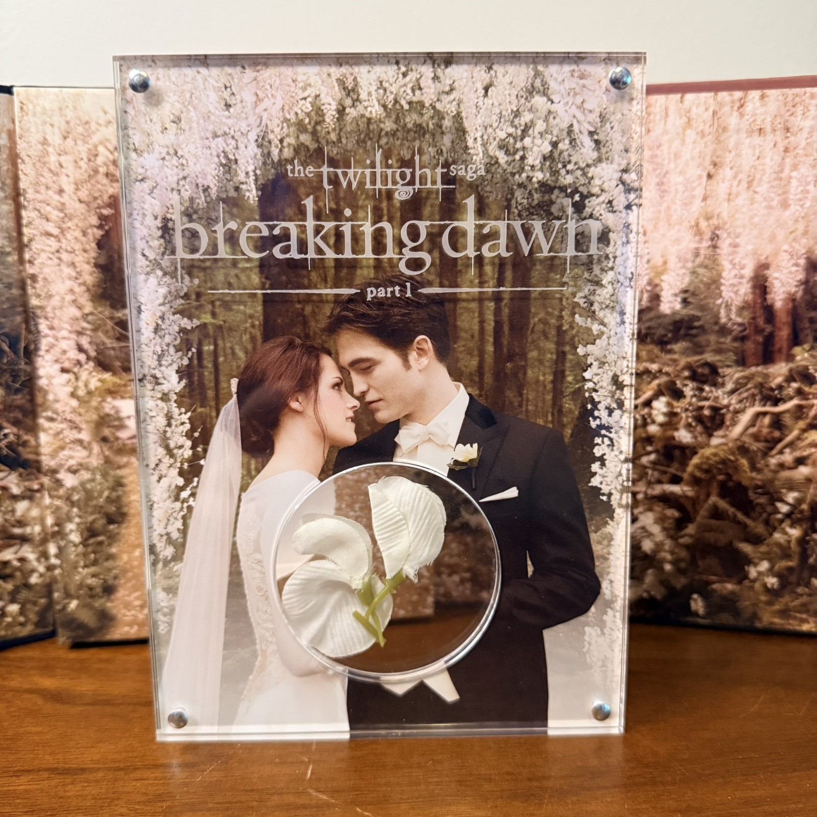 The Twilight Saga: Breaking Dawn - Part 1 Limited Edition with Film Prop Flower The Twilight Saga: Breaking Dawn - Part 1 Limited Edition with Film Prop Flower