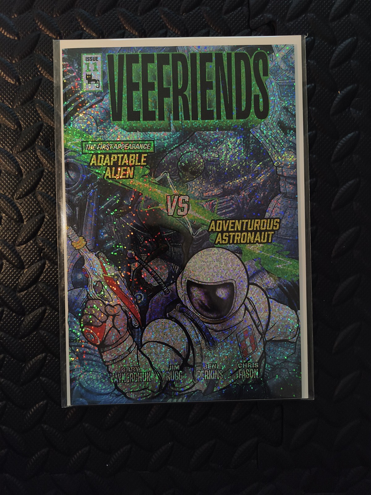 VeeFriends Comic #11 Adventurous Astronaut Alien Shimmer /299 Sold Out Issue