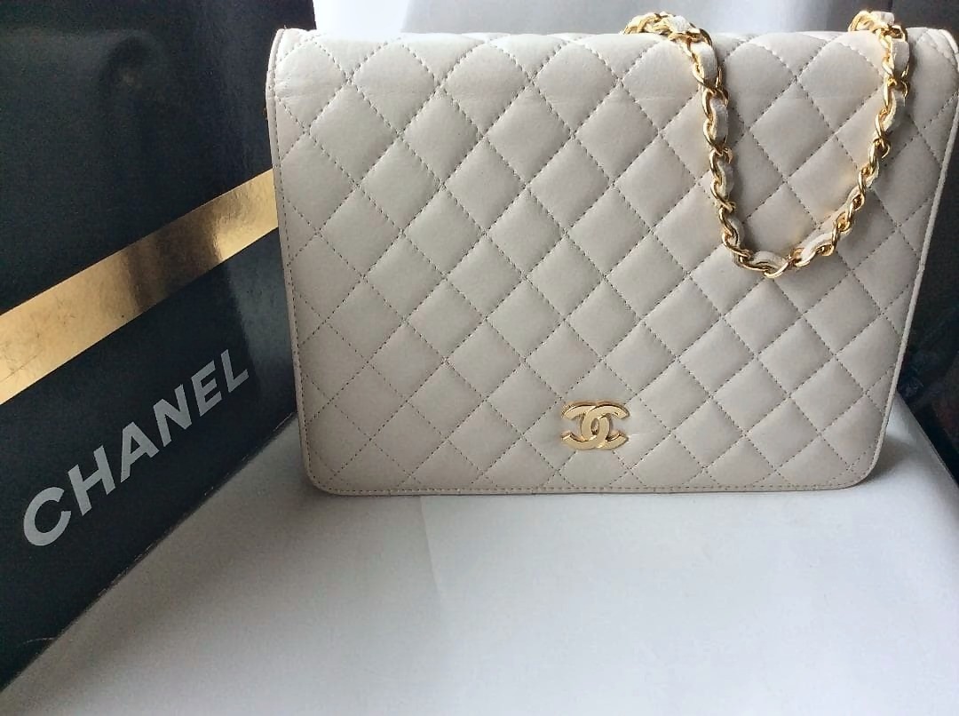 CHANEL Full Flap Lambskin Matelasse Push Lock Chain Shoulder Bag White Used